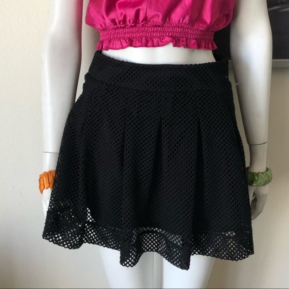 Like new Banana republic Mesh lined mini skirt